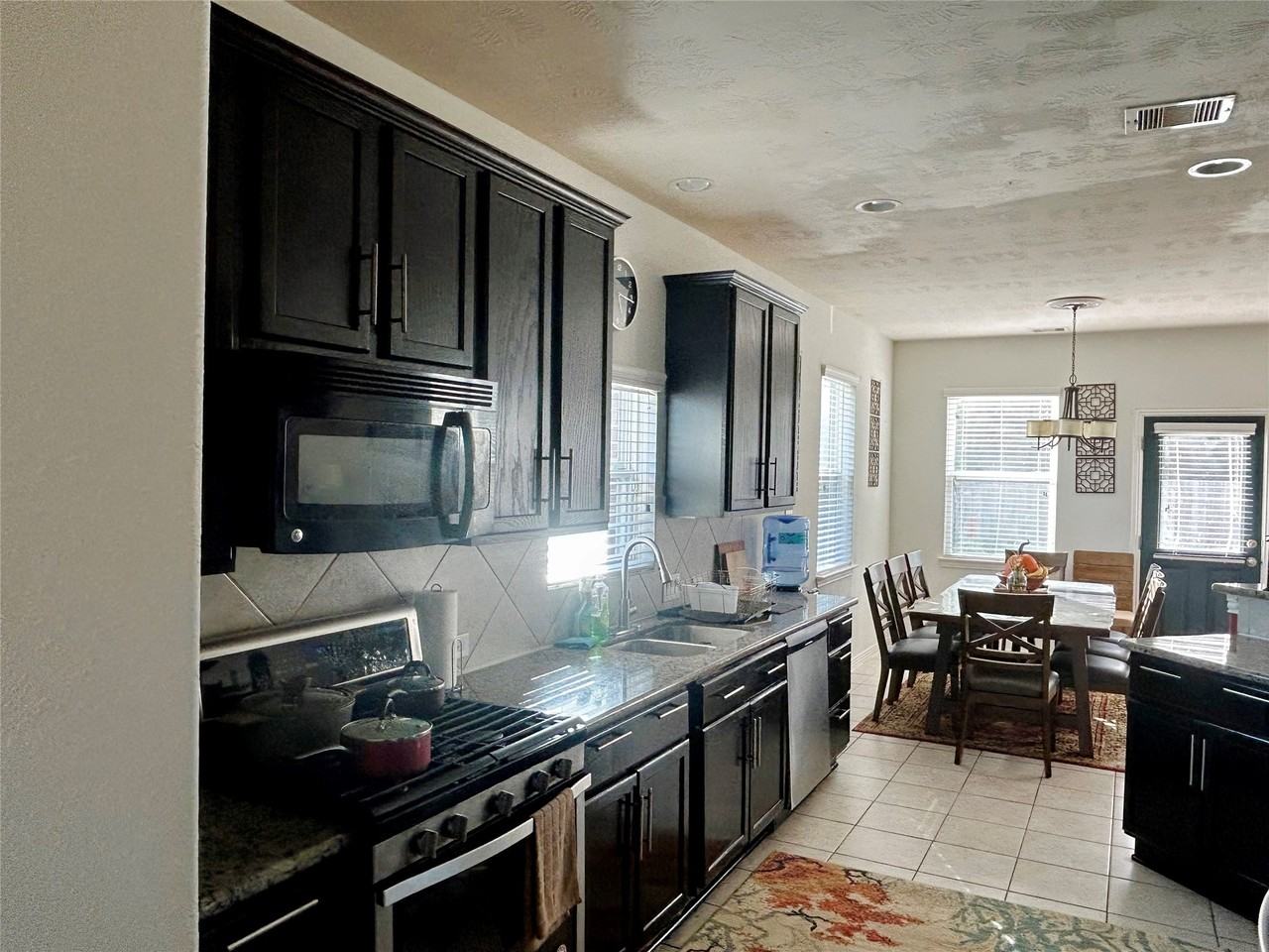 22903 Jetty Manor Ln #22903 - Photo 3 of 24