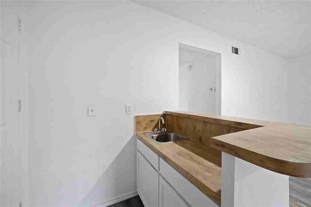 2205 Chase Court #2205-2205 - Photo 5 of 23