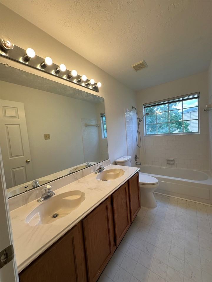 14202 Misty Knoll Court #14202 - Photo 3 of 35