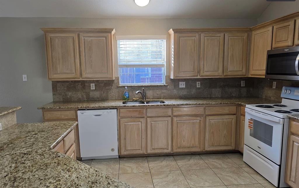 6116 Silkcrest Trail #6116 - Photo 5 of 16