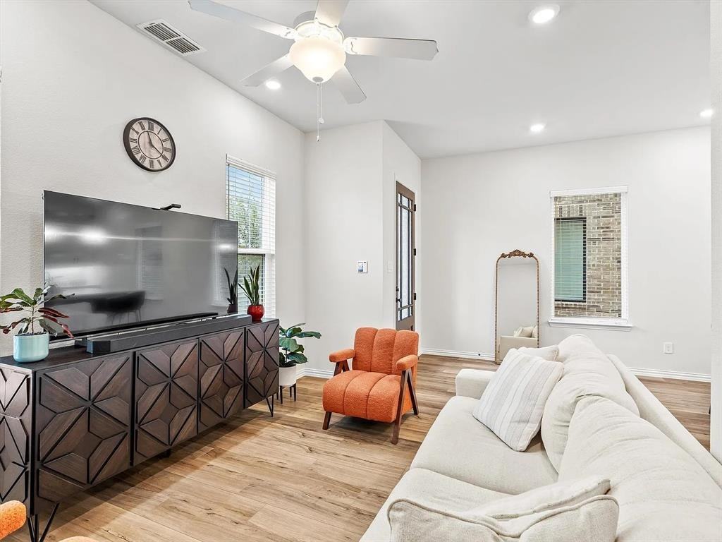 1137 Concan #1137 - Photo 4 of 23