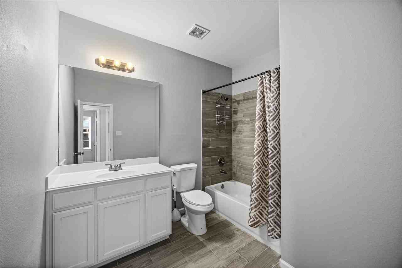 426 New Hampshire Street #426A - Photo 3 of 19