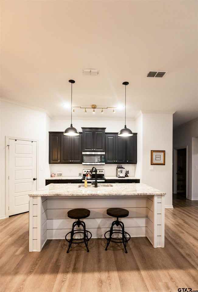 1668 Alamo Crossing Road #1668 - Photo 7 of 19