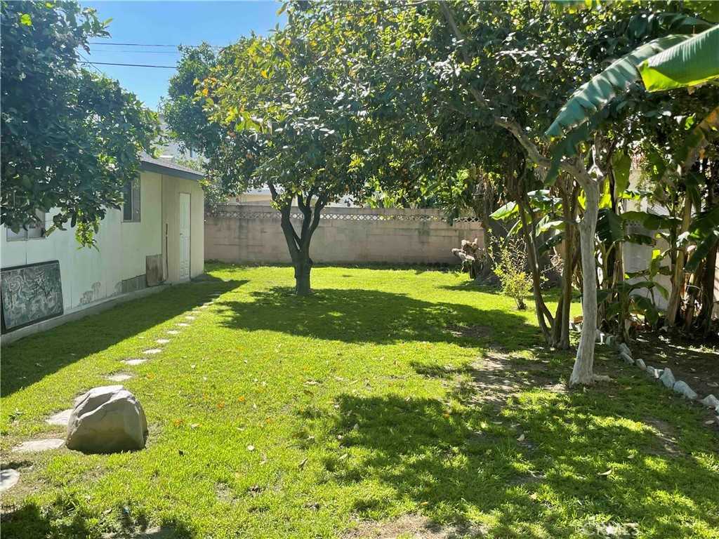 1030-1030 West 64th Street #1030 - Photo 3 of 24