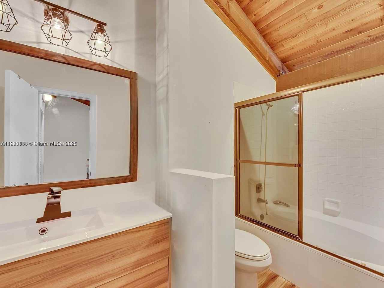 2701 Southwest 58th Manor #2701B - Photo 7 of 18