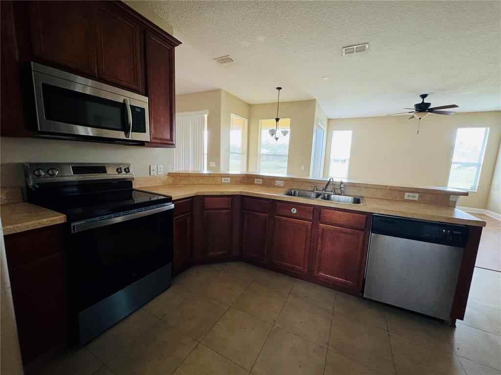 4053 Clipper Ct #4053 - Photo 6 of 17