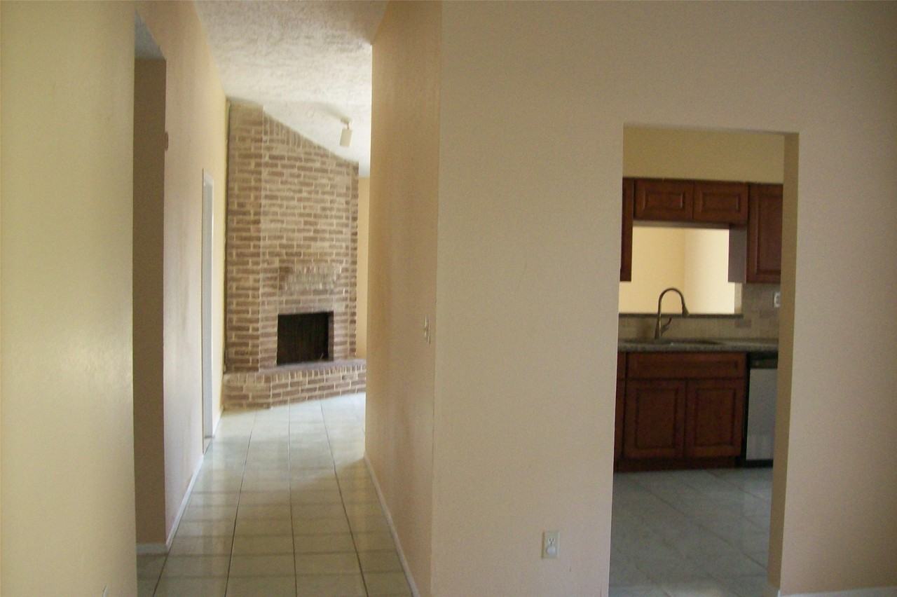 10526 Crescent Moon Dr #10526 - Photo 3 of 11