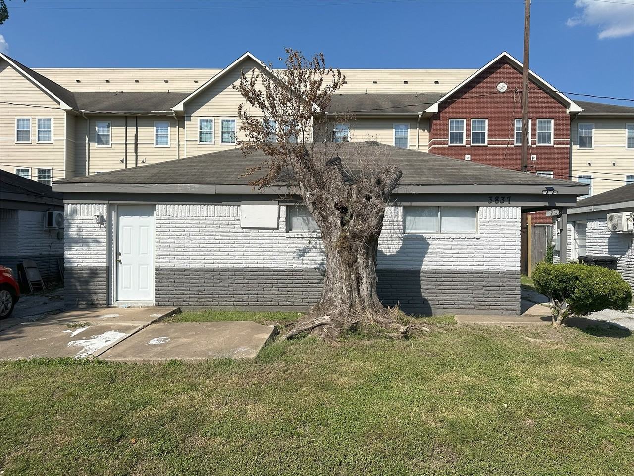 3837 Mount Pleasant St #3837 - Photo 3 of 7