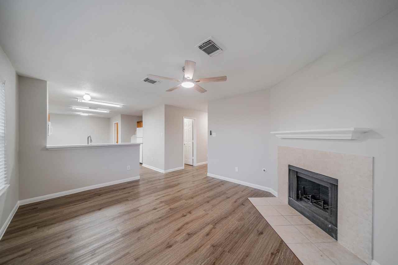 121 Rodeo Dr #121 - Photo 4 of 22