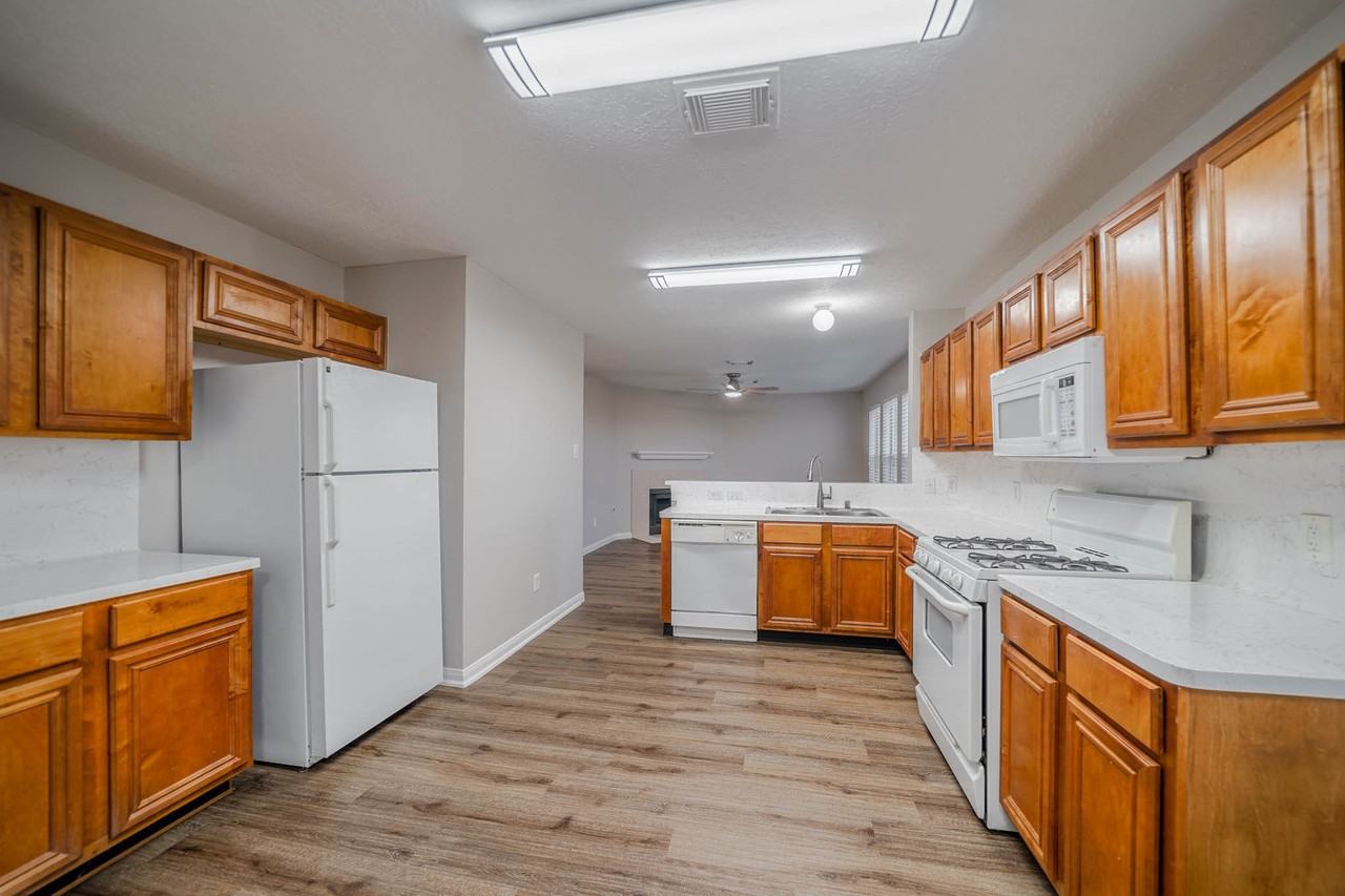 121 Rodeo Dr #121 - Photo 7 of 22