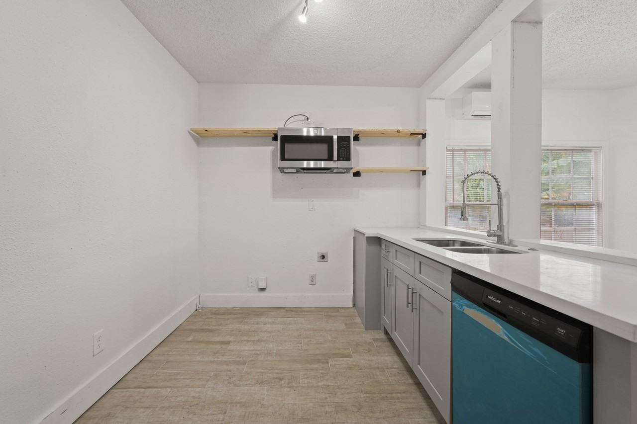 1415 Church St #1415A - Photo 4 of 21