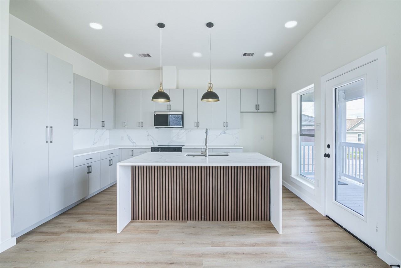 4025 Avenue M #4025 - Photo 2 of 43