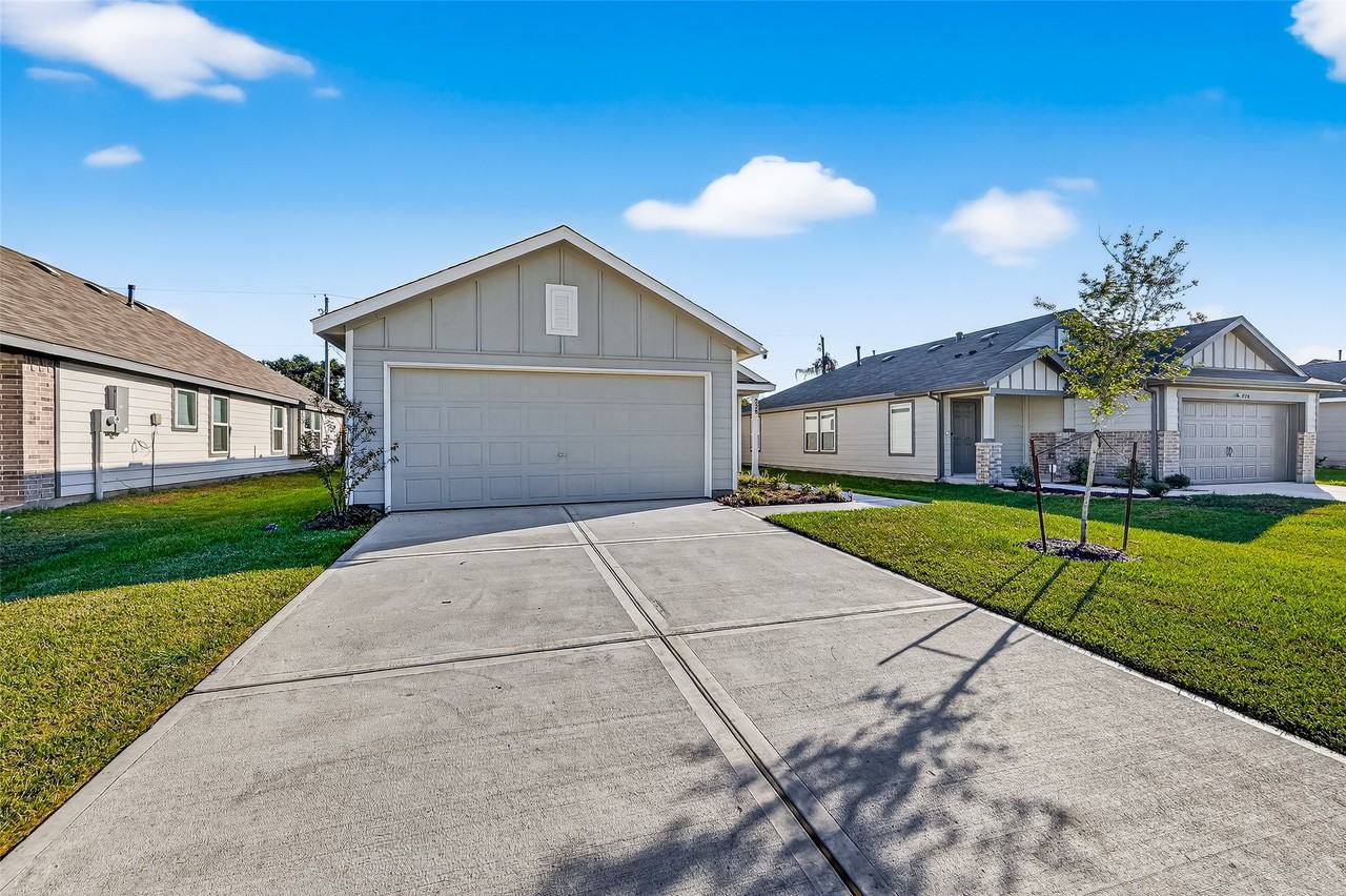 228 Laura Leigh Ln #228 - Photo 2 of 37