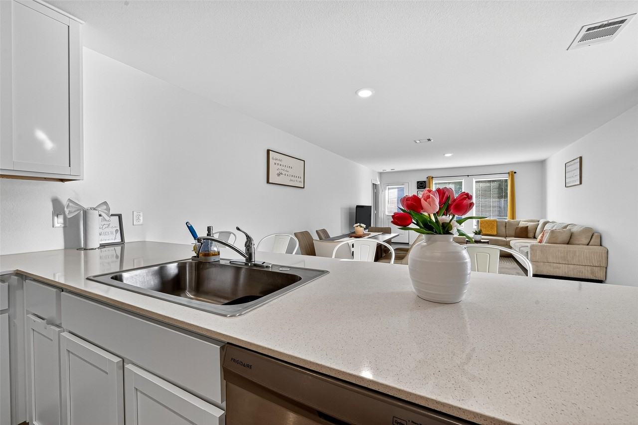 228 Laura Leigh Ln #228 - Photo 3 of 37