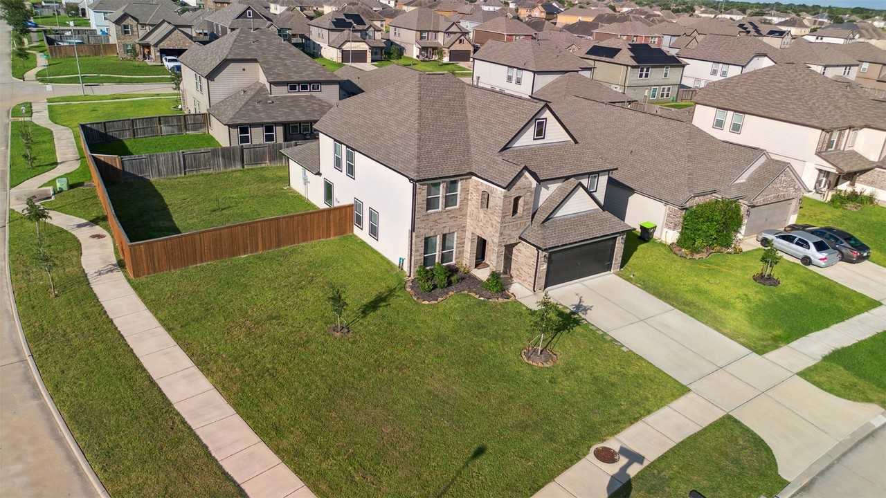 2903 Godric Hollow Ln #2903 - Photo 3 of 35