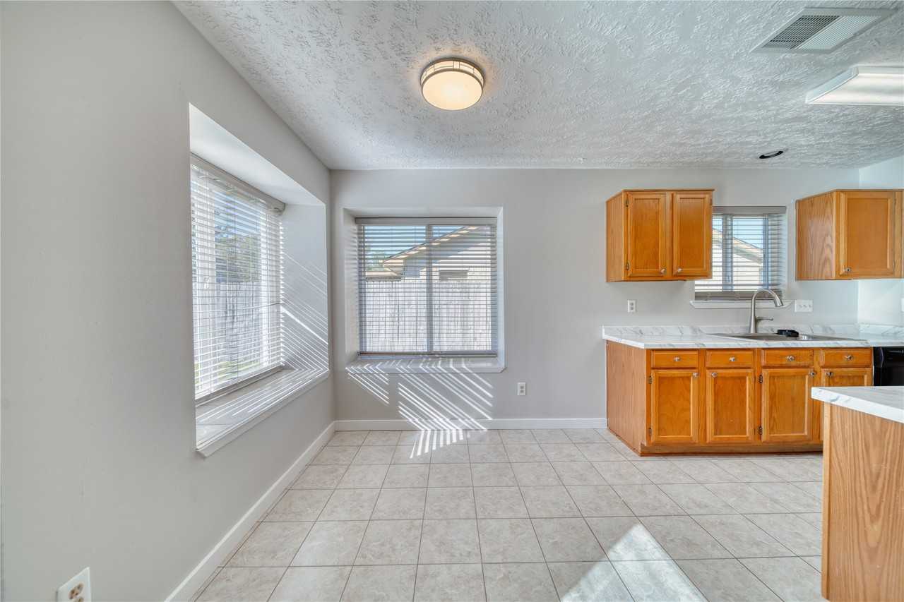 2701 Knoxville Drive #2701 - Photo 2 of 28