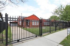 2527 Oakcliff St #2527 - Photo 4 of 15