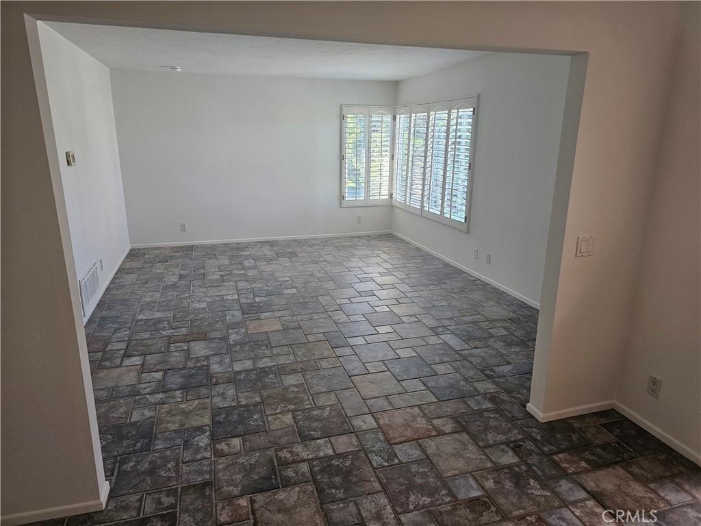 119 Rockwood #119-56 - Photo 2 of 11