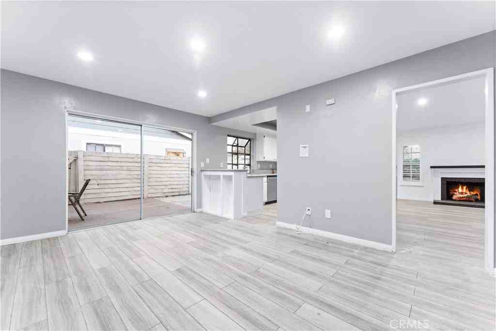 83 Weepingwood #83-35 - Photo 2 of 19