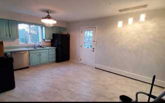 717 Squires Avenue #LEFT - Photo 1 of 1