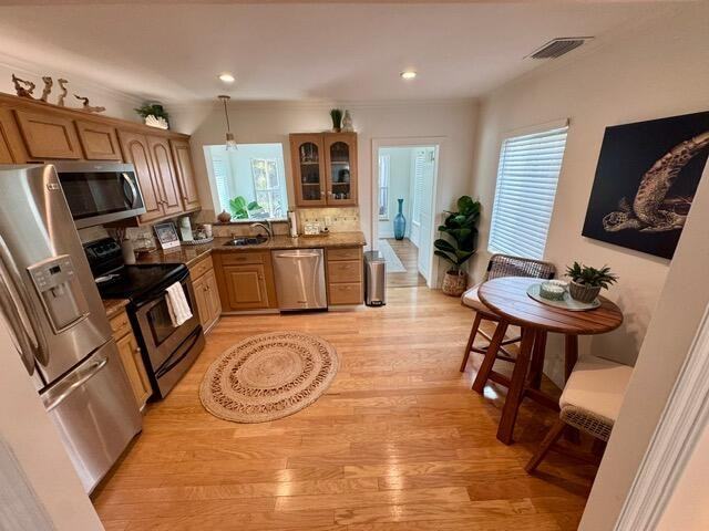 642 North Oak Street #642 - Photo 5 of 18