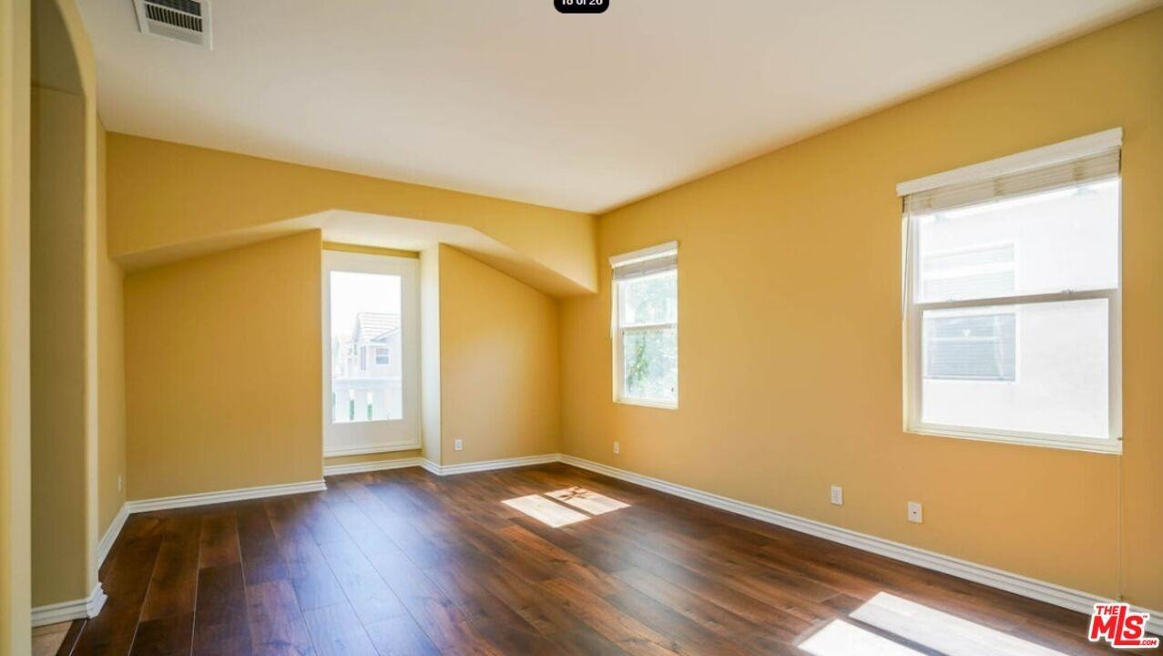 1241 Ivy Ter #1241 - Photo 2 of 13