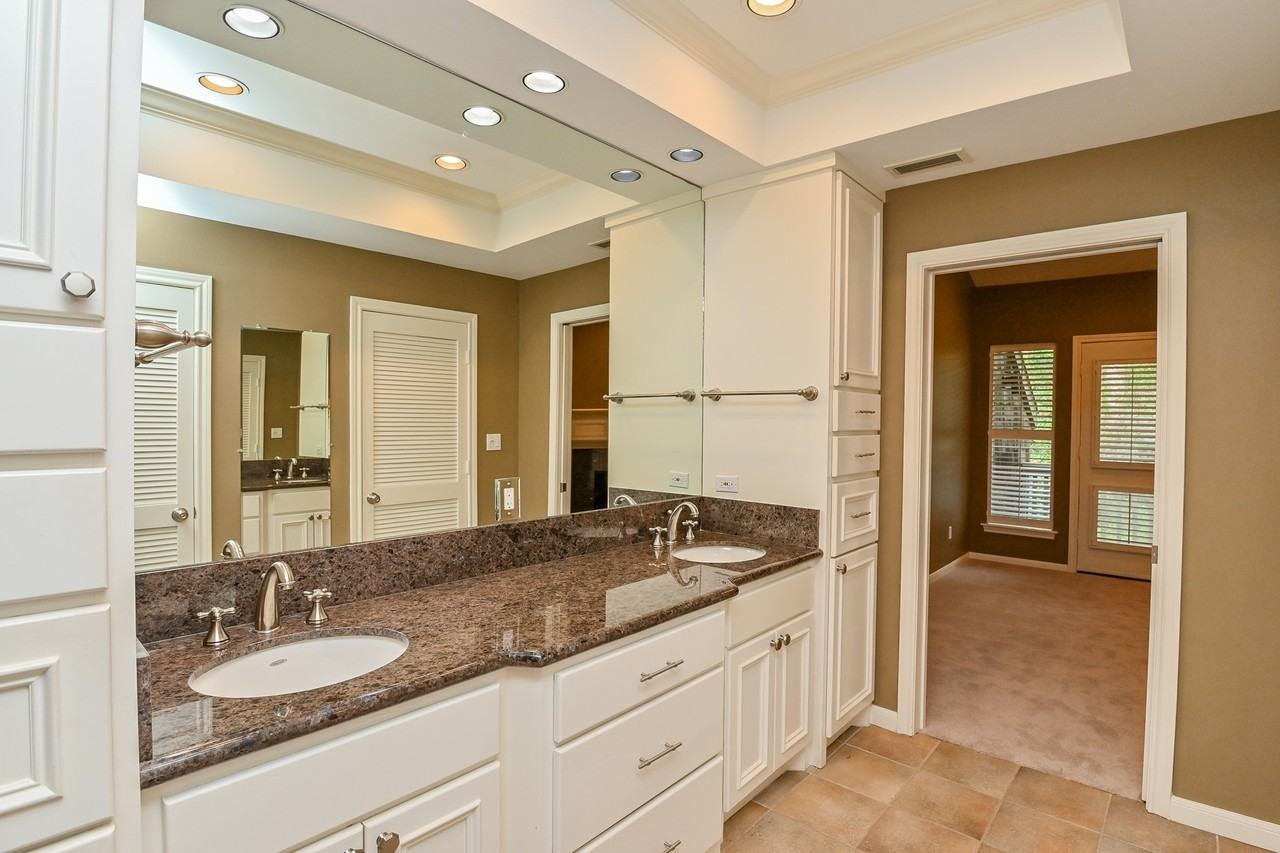 294 Sugarberry Cir #294 - Photo 3 of 32