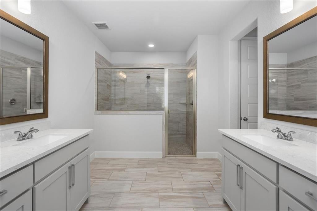 2240 Drake Street #2240 - Photo 7 of 31