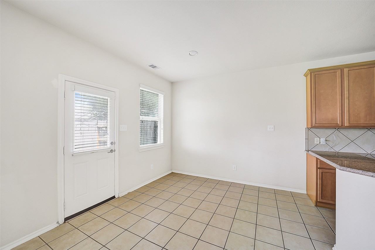 6419 Calgary Woods Lane #6419 - Photo 5 of 22