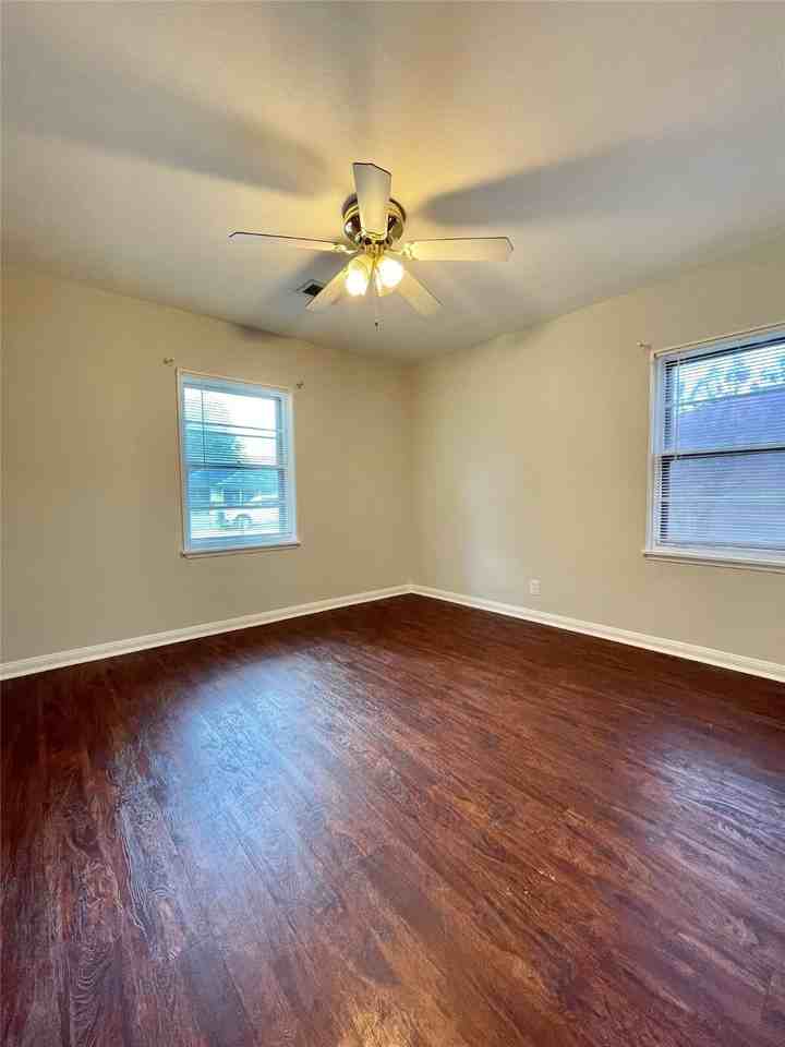 1112 Southampton St #1112 - Photo 5 of 40