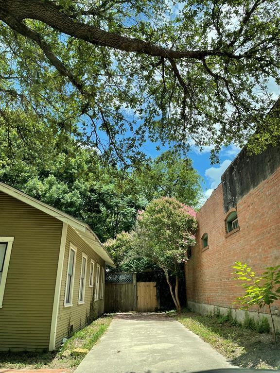 2257 College Ave #2257 - Photo 6 of 26