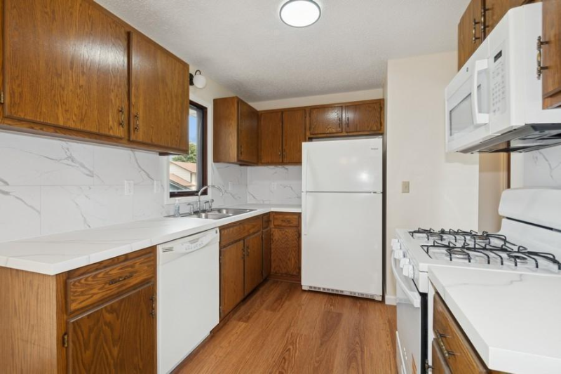 8983 Vinewood Ln N - Photo 3 of 20