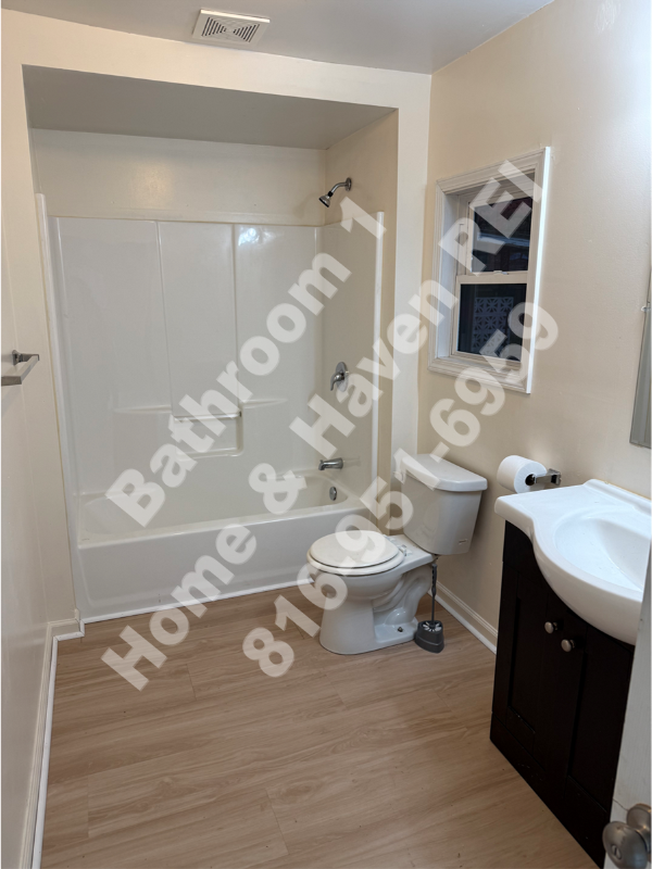 830 W Scott St - Photo 4 of 12