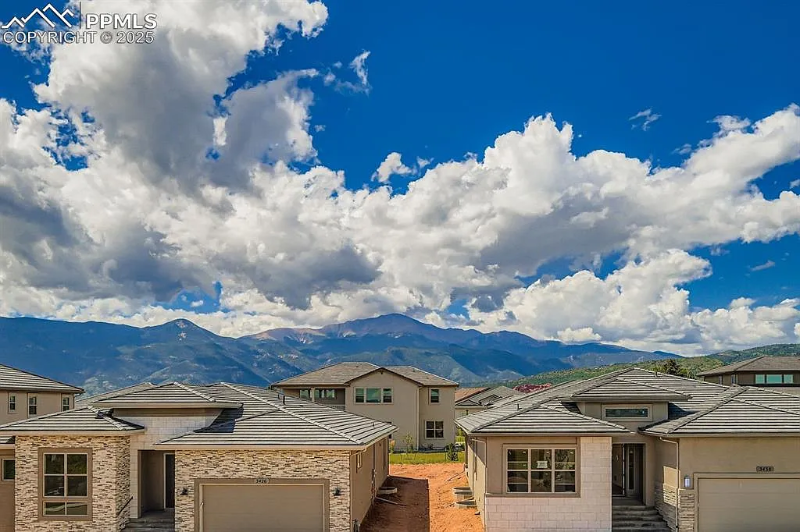 3425 Crest Hollow View - Photo 3 of 14