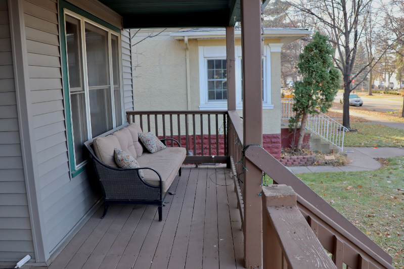 2221 Polk St Ne - Photo 2 of 25