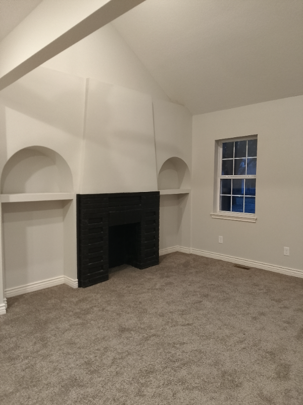 124 S Green St - Photo 7 of 13