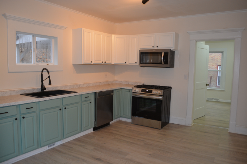 330 E Main St - Photo 3 of 20