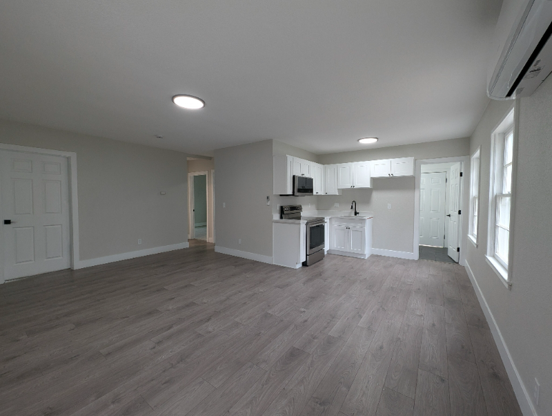 2480 Baldwin Ave - Photo 2 of 10