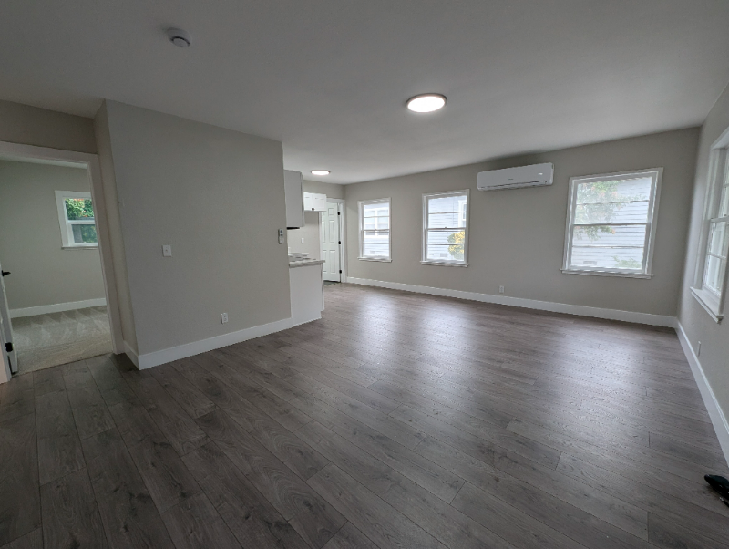 2480 Baldwin Ave - Photo 3 of 10