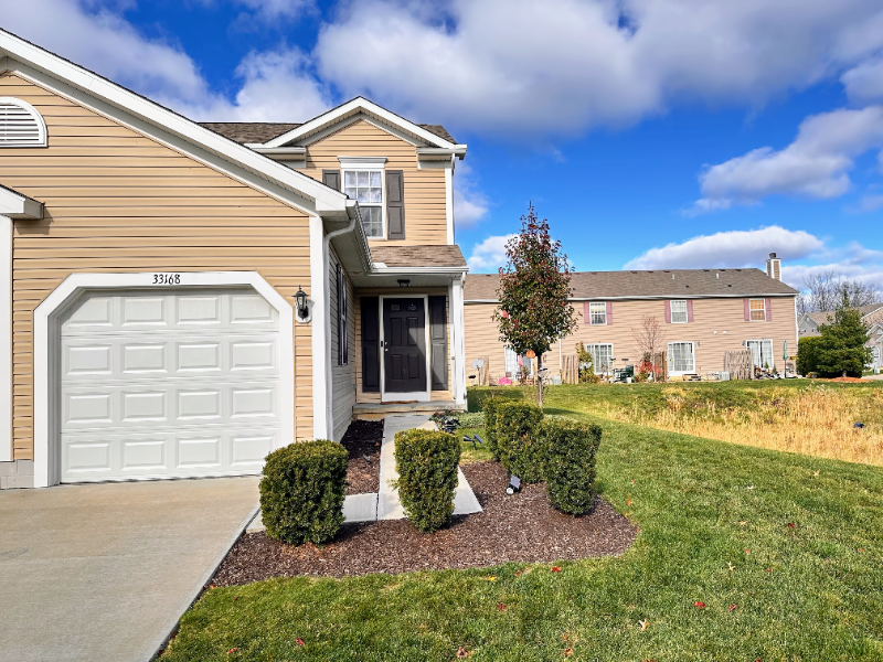 33168 Beverly Ln - Photo 2 of 20