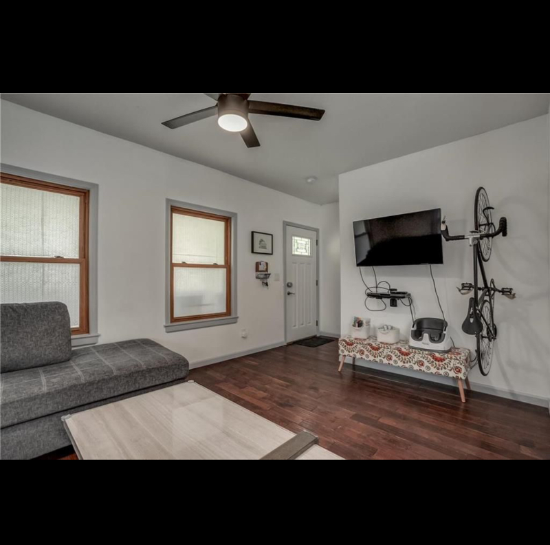 4031 Tracy Ave - Photo 3 of 12