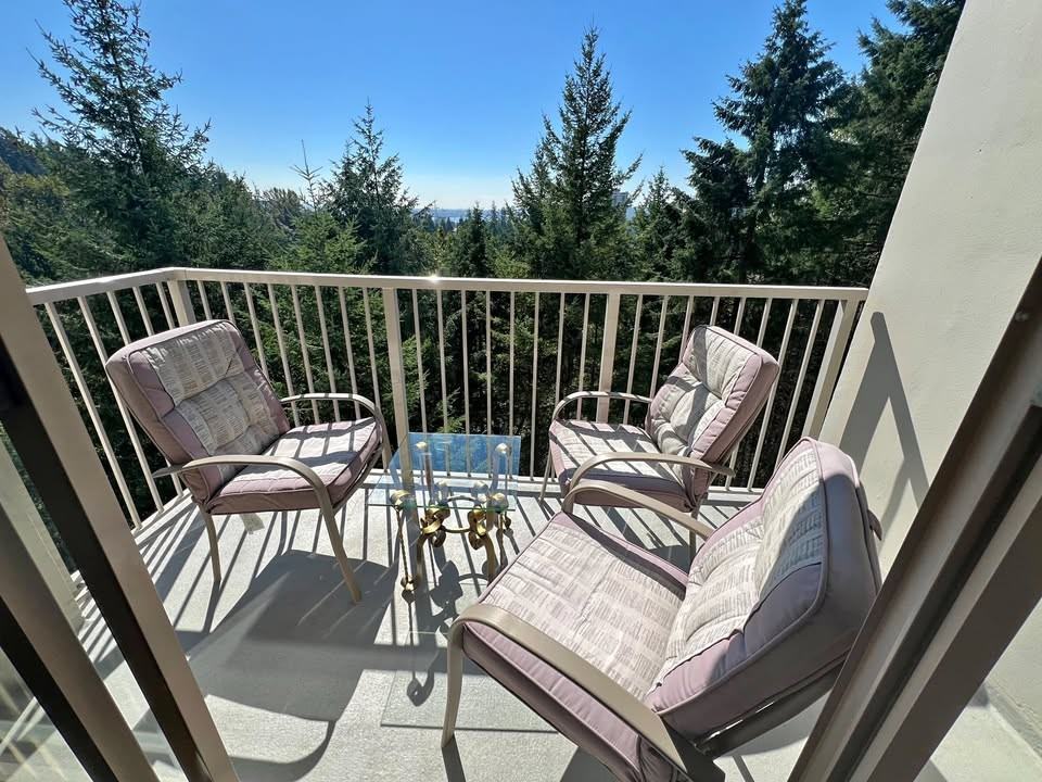 2008 Fullerton Avenue #10 - Photo 4 of 26