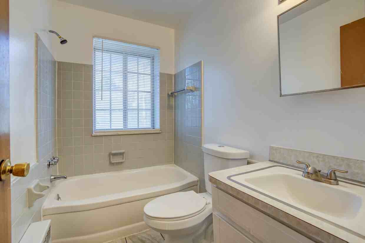 4865 Cadieux Rd #11 - Photo 2 of 11