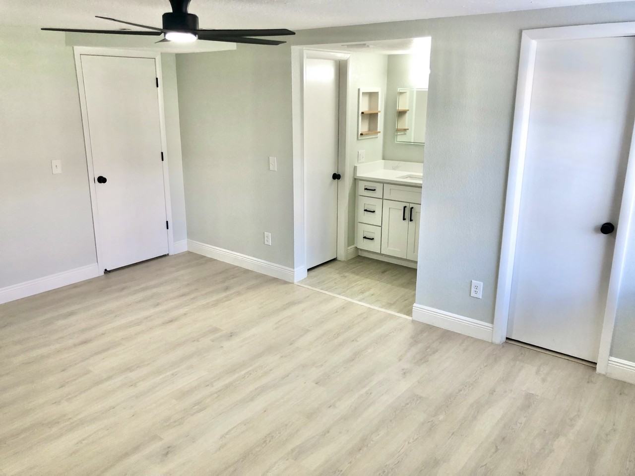 4915 W Mcelroy Ave #H112 - Photo 5 of 22