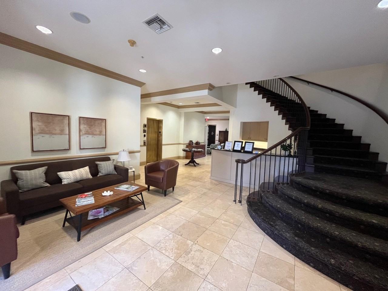 4393 Commons Dr E Unit 203 #203 - Photo 3 of 8