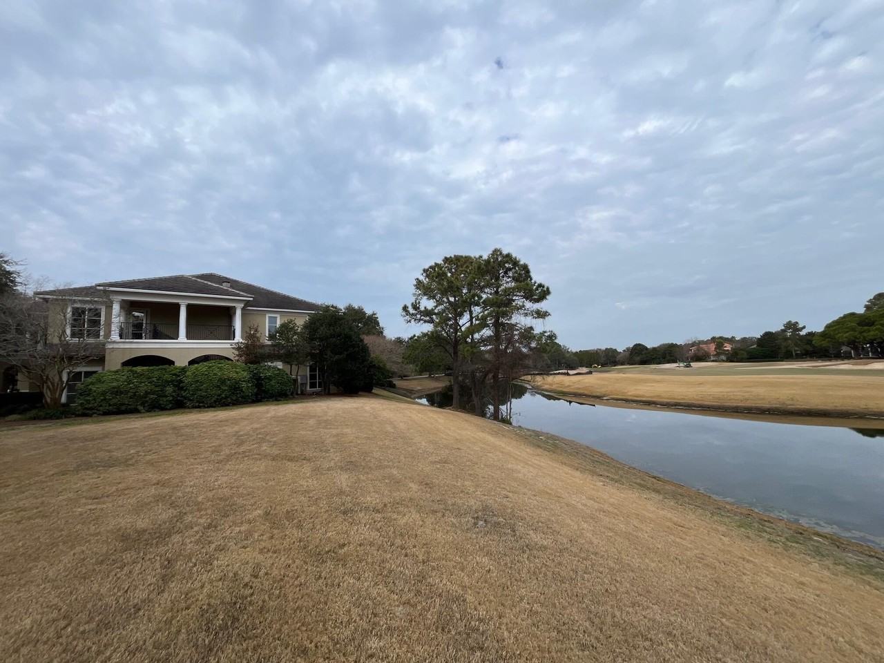 4393 Commons Dr E Unit 203 #203 - Photo 5 of 8