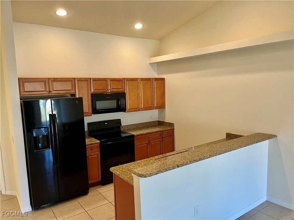 1625 Sw 34th St - Photo 3 of 17