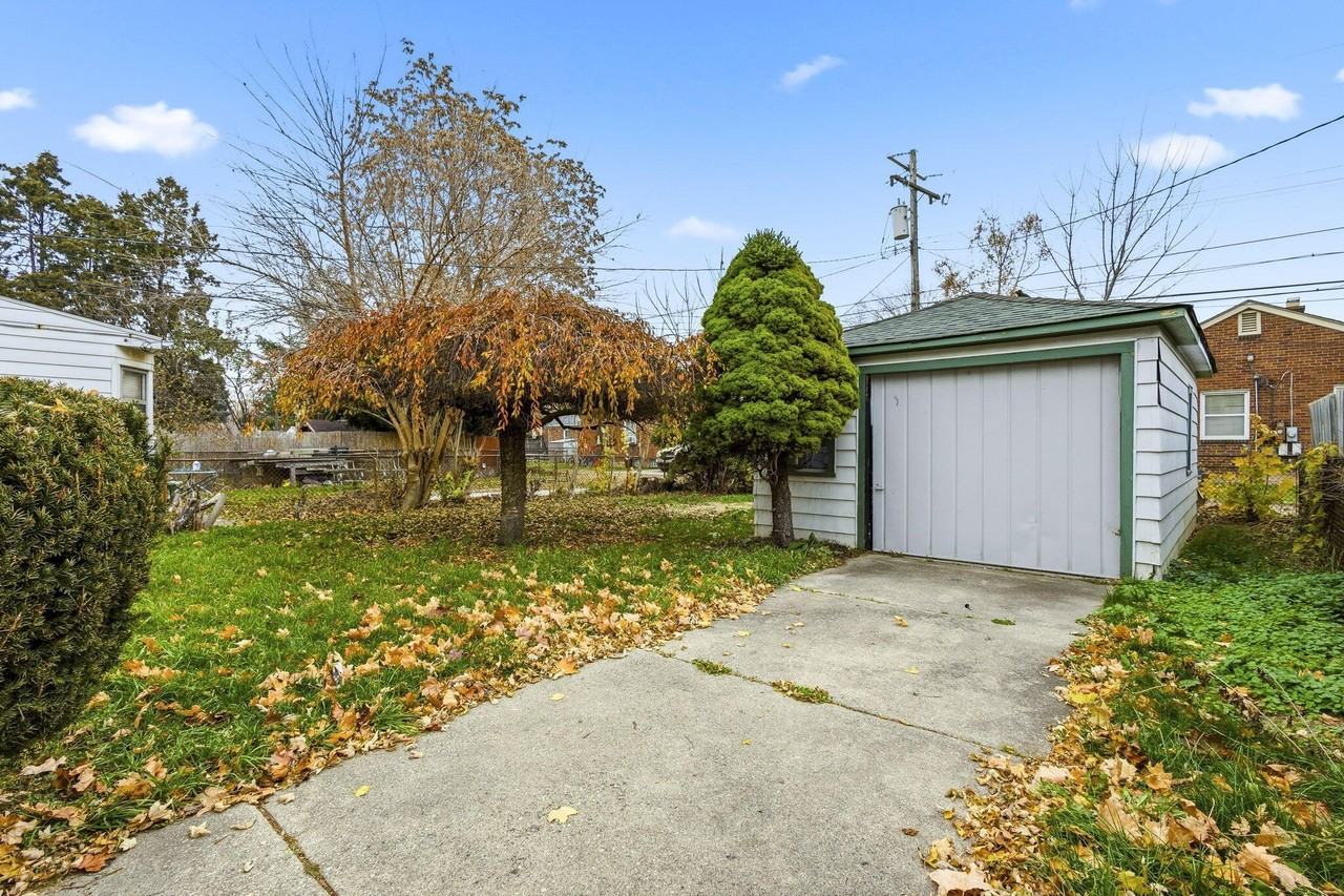 1541 Washington Ave - Photo 3 of 21