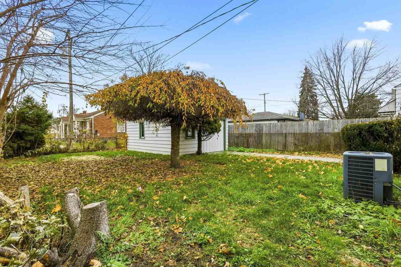 1541 Washington Ave - Photo 5 of 21