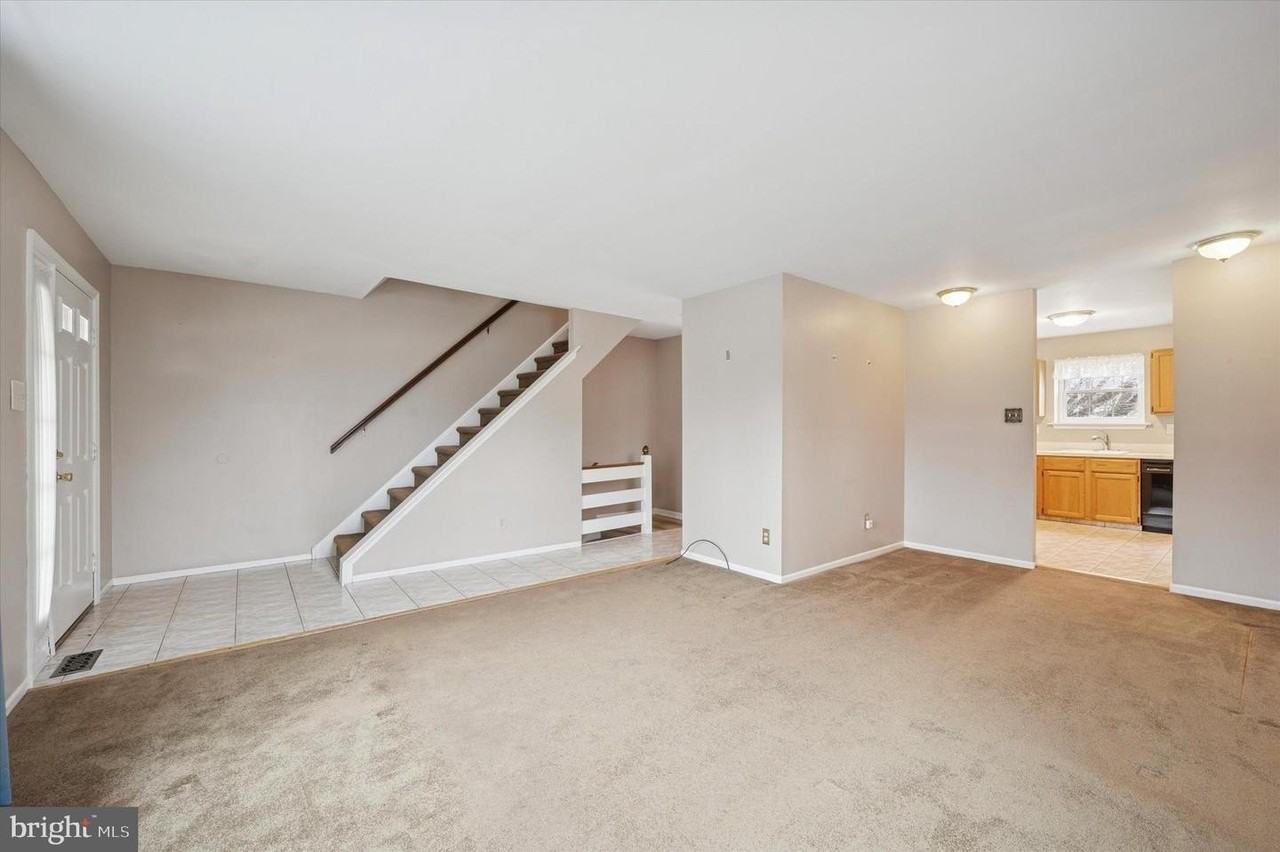 25 Ruth Rd - Photo 2 of 15